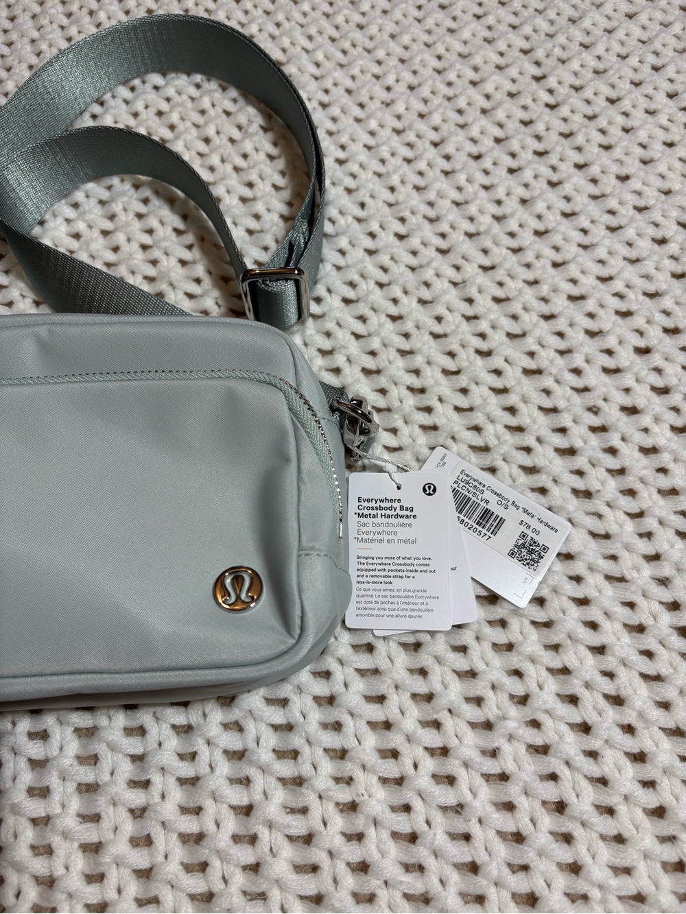 NWT lululemon pelican/silver everywhere crossbody bag *metal hardware - Picture 2 of 10